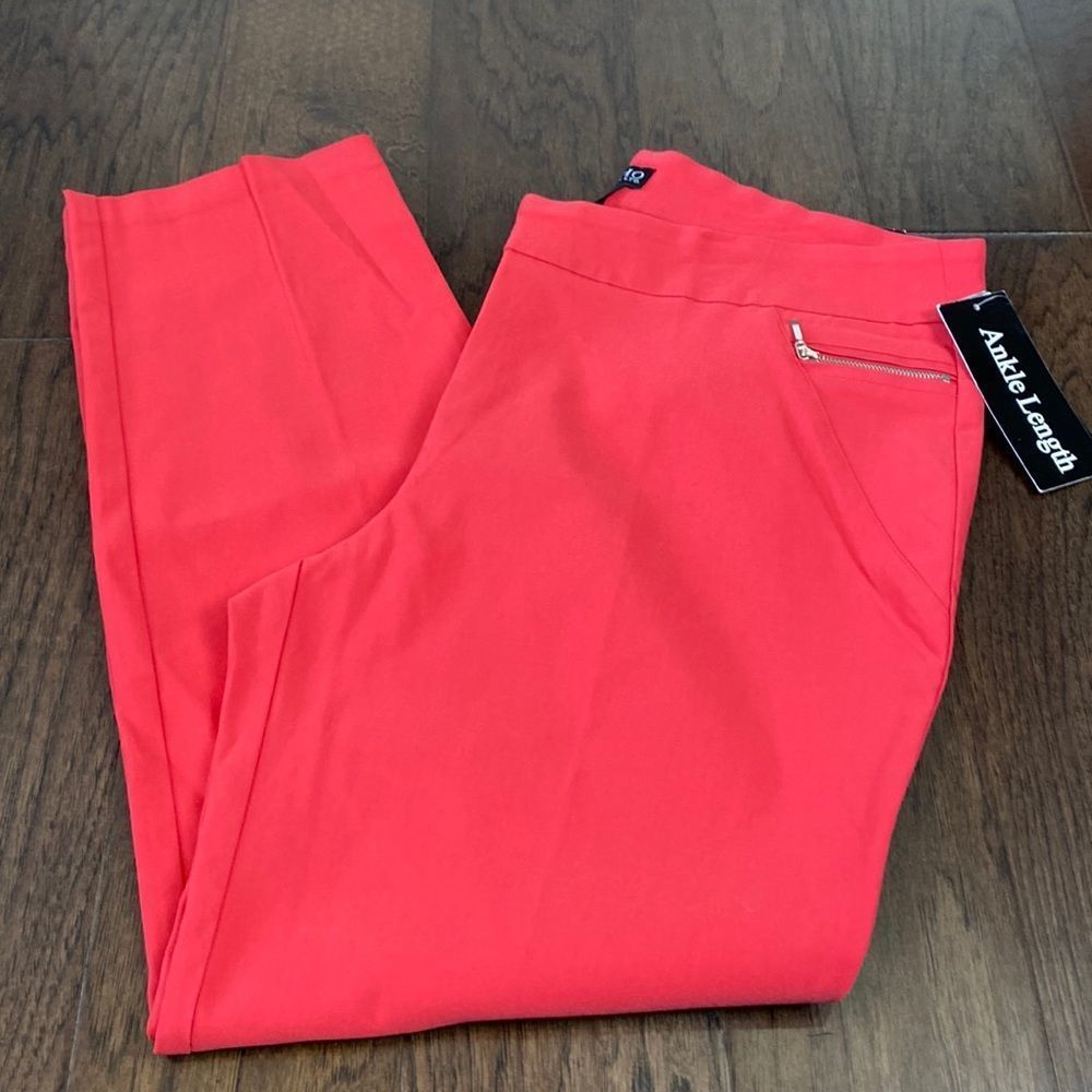Soho Pink Ankle Slacks Size XL NEW
